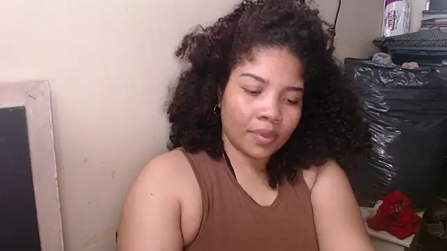 Snapshot of madelene chatting on March 16, 12:12 am madelene online show from March 16, 12:12 am