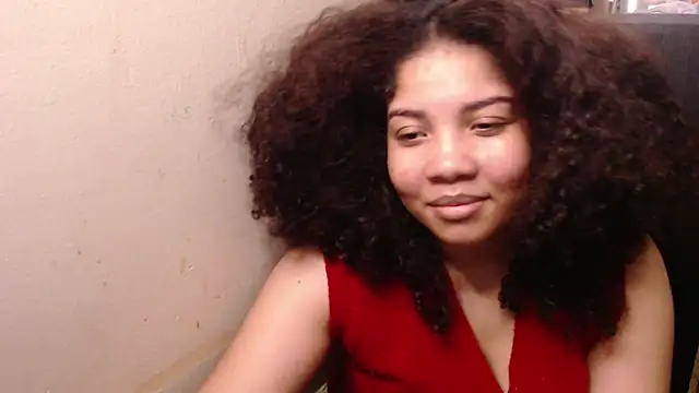 Snapshot of madelene chatting on October 20, 2:23 am madelene online show from October 20, 2:23 am