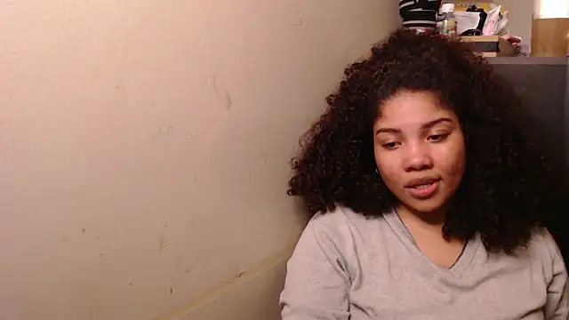 Snapshot of madelene chatting on October 23, 3:06 am madelene online show from October 23, 3:06 am