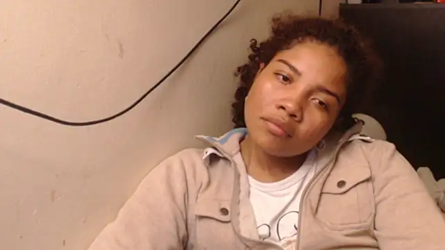 Snapshot of madelene chatting on February 17, 4:53 am madelene online show from February 17, 4:53 am