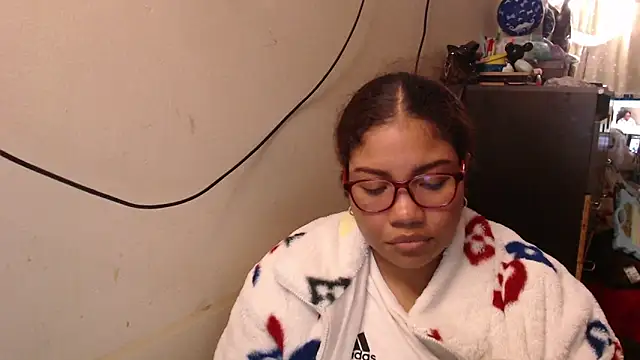 Snapshot of madelene chatting on March 5, 4:08 am madelene online show from March 5, 4:08 am