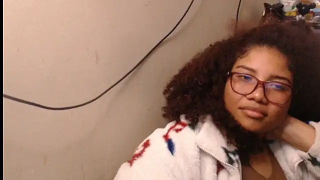 Snapshot of madelene chatting on March 8, 3:10 am madelene online show from March 8, 3:10 am