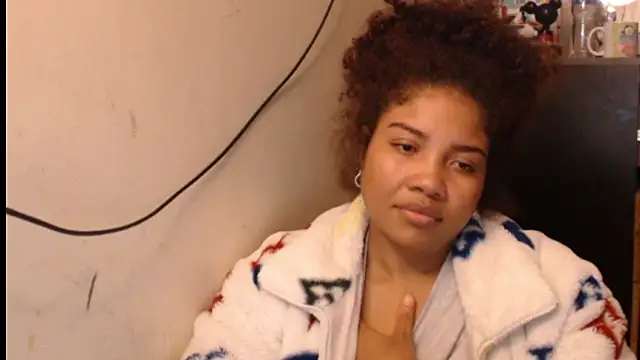 Snapshot of madelene chatting on March 13, 1:56 am madelene online show from March 13, 1:56 am