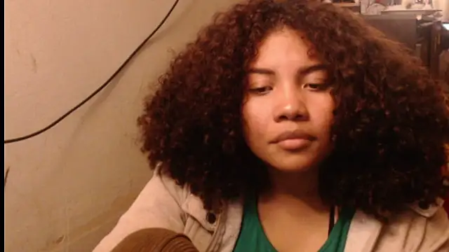 Snapshot of madelene chatting on March 19, 1:20 am madelene online show from March 19, 1:20 am