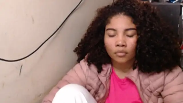 Snapshot of madelene chatting on March 28, 12:43 am madelene online show from March 28, 12:43 am