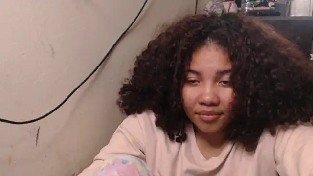 Snapshot of madelene chatting on March 29, 3:17 am madelene online show from March 29, 3:17 am