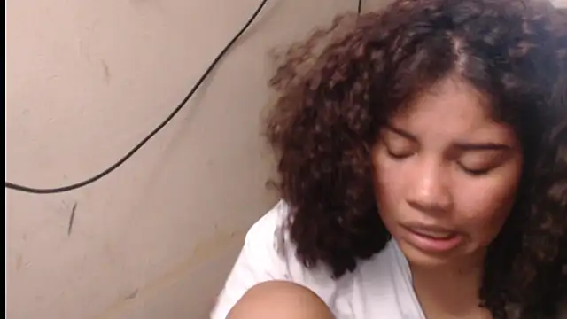 Snapshot of madelene chatting on April 2, 3:15 am madelene online show from April 2, 3:15 am