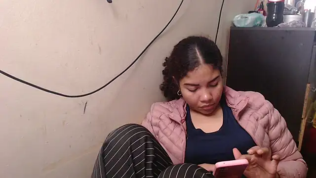 Snapshot of madelene chatting on April 3, 12:08 am madelene online show from April 3, 12:08 am