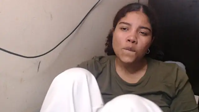 Snapshot of madelene chatting on April 4, 3:49 am madelene online show from April 4, 3:49 am