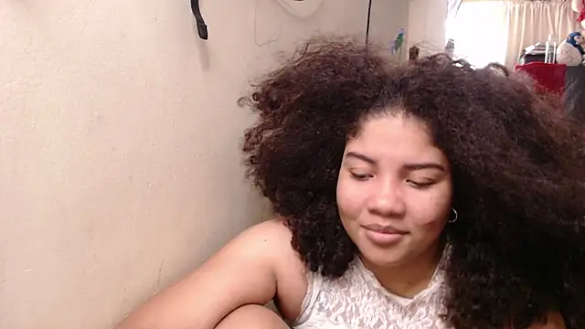 Snapshot of madelene chatting on June 20, 4:04 am madelene online show from June 20, 4:04 am