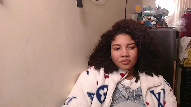 Snapshot of madelene chatting on July 2, 3:56 am madelene online show from July 2, 3:56 am