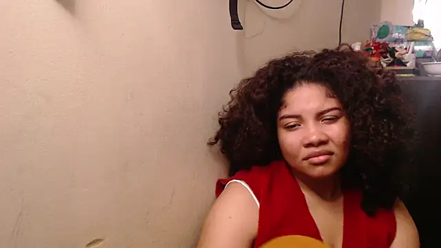 Snapshot of madelene chatting on July 5, 5:25 am madelene online show from July 5, 5:25 am