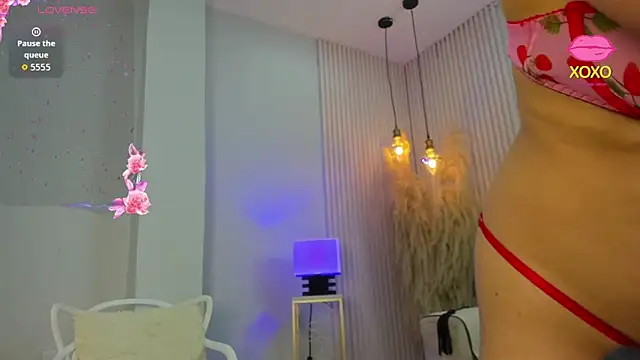 Snapshot of emma__rose1 chatting on February 12, 7:42 pm emma rose1 online show from February 12, 7:42 pm