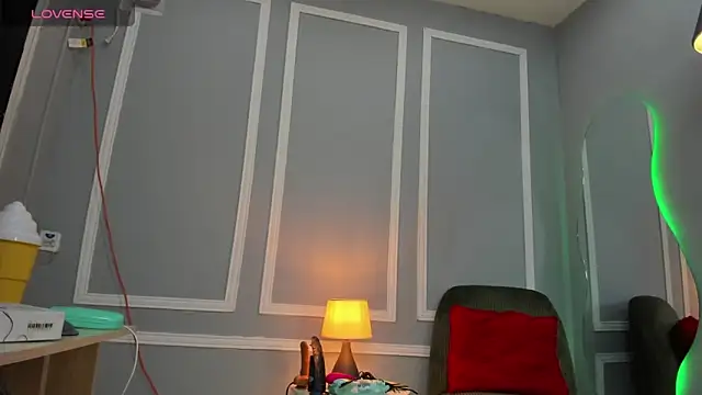 Snapshot of emma__rose1 chatting on February 26, 7:13 pm emma rose1 online show from February 26, 7:13 pm