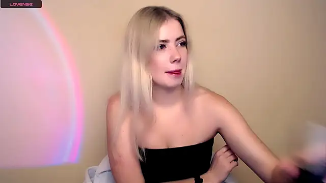 Snapshot of AliceHotty_ chatting on November 20, 9:20 am AliceHotty online show from November 20, 9:20 am