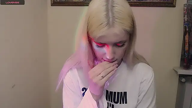 AliceHotty  online show from March 26, 8:31 am