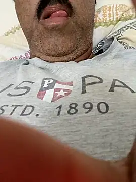 Snapshot of moonflower25 chatting on September 15, 11:27 pm moonflower25 online show from September 15, 11:27 pm