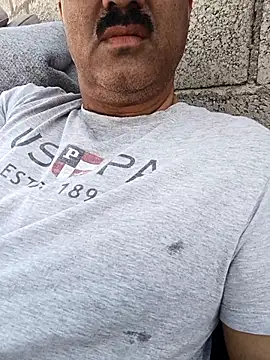 Snapshot of moonflower25 chatting on October 2, 4:41 am moonflower25 online show from October 2, 4:41 am