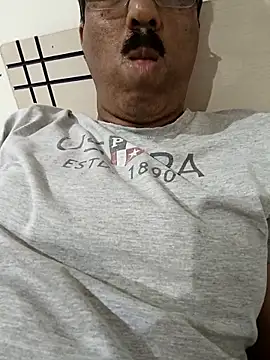 Snapshot of moonflower25 chatting on October 2, 5:42 pm moonflower25 online show from October 2, 5:42 pm