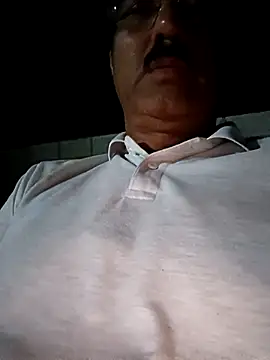 Snapshot of moonflower25 chatting on October 18, 6:52 pm moonflower25 online show from October 18, 6:52 pm