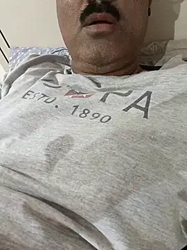 Snapshot of moonflower25 chatting on October 20, 7:47 pm moonflower25 online show from October 20, 7:47 pm