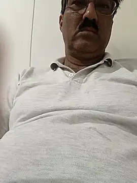 Snapshot of moonflower25 chatting on October 24, 6:43 am moonflower25 online show from October 24, 6:43 am