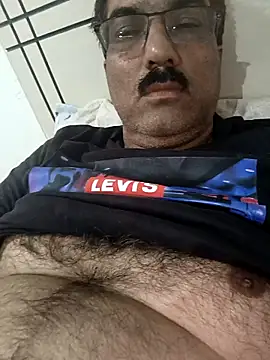 Snapshot of moonflower25 chatting on October 26, 7:58 am moonflower25 online show from October 26, 7:58 am