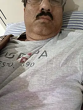 Snapshot of moonflower25 chatting on November 2, 3:31 am moonflower25 online show from November 2, 3:31 am