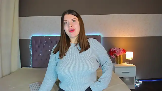 Snapshot of NikkiBustt chatting on February 9, 6:39 am NikkiBustt online show from February 9, 6:39 am