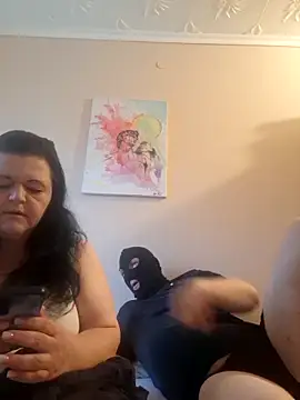 BlacReign online show from October 12, 3:00 pm