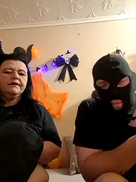 BlacReign online show from October 17, 7:05 pm