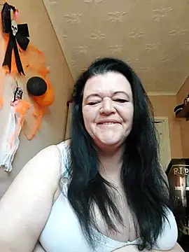 BlacReign online show from October 31, 12:39 pm