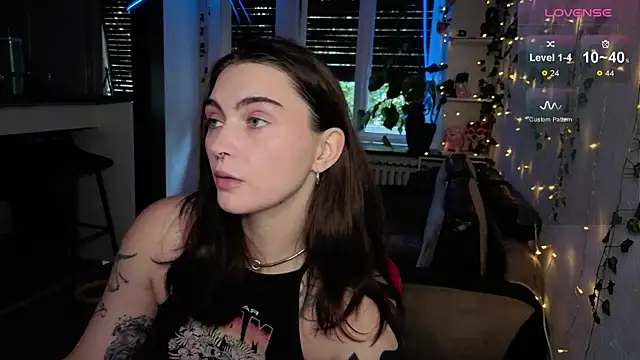 Snapshot of dorfmatratze__ chatting on October 1, 6:19 am dorfmatratze online show from October 1, 6:19 am