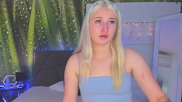 HollyTailors online show from November 18, 6:29 am