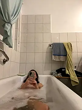 Emilia Mausi online show from November 4, 8:08 pm