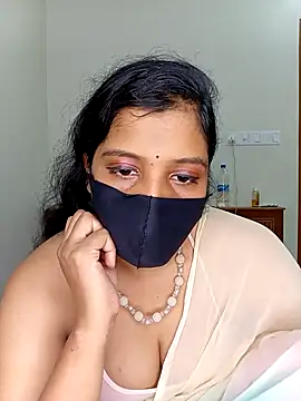 Snapshot of Rose-luckey chatting on September 13, 7:24 pm Rose-luckey online show from September 13, 7:24 pm