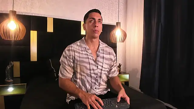 Lucio  Fox online show from May 6, 11:48 am