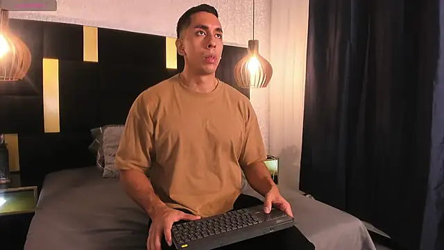 Lucio  Fox online show from May 15, 11:50 am