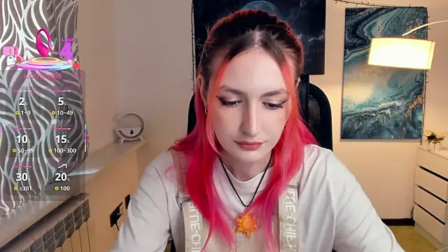 Snapshot of EasterBlink chatting on October 12, 10:58 am EasterBlink online show from October 12, 10:58 am