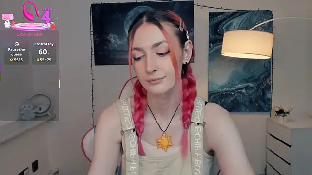 Snapshot of EasterBlink chatting on October 17, 10:40 am EasterBlink online show from October 17, 10:40 am