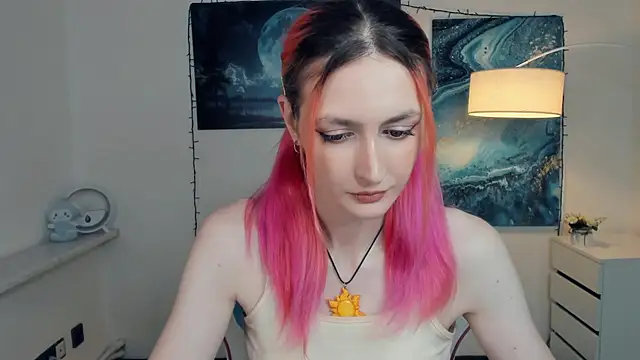 Snapshot of EasterBlink chatting on October 22, 10:59 am EasterBlink online show from October 22, 10:59 am