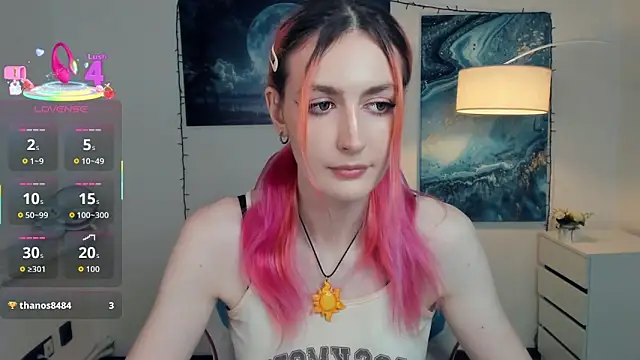 Snapshot of EasterBlink chatting on October 25, 11:51 am EasterBlink online show from October 25, 11:51 am