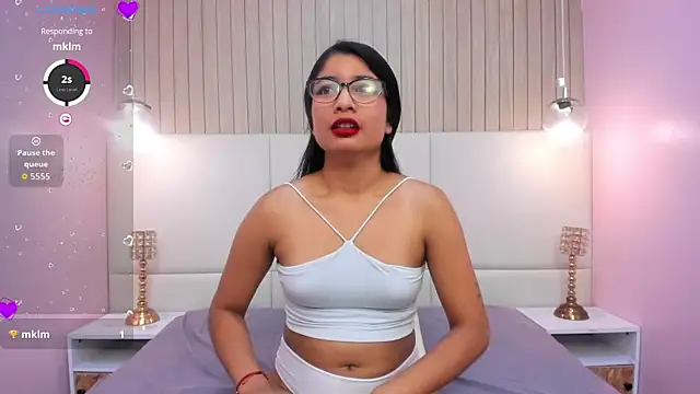 Snapshot of MelanyWayne_ chatting on May 25, 5:41 pm MelanyWayne online show from May 25, 5:41 pm
