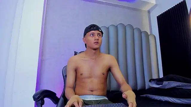  Leohot  online show from January 14, 3:45 am