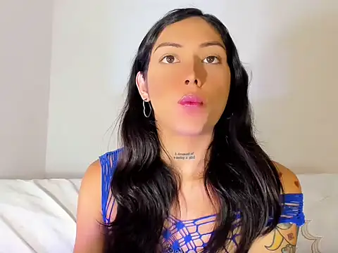 Megan Gil  online show from October 18, 1:45 pm