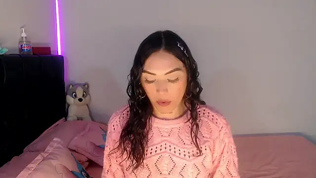 Snapshot of Megan_Gil_ chatting on February 23, 4:37 pm Megan Gil online show from February 23, 4:37 pm