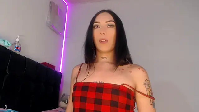 Snapshot of Megan_Gil_ chatting on February 25, 7:01 pm Megan Gil online show from February 25, 7:01 pm