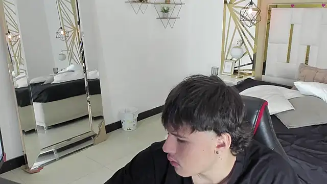 SEXYBOY VC online show from October 20, 1:11 pm