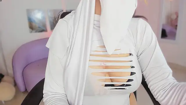 Snapshot of salma_isawwii chatting on April 28, 3:28 pm salma isawwii online show from April 28, 3:28 pm
