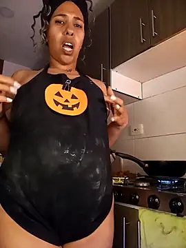 IVONNE COLLINS33 online show from October 30, 3:19 am